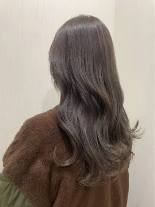 ロング ブリーチなしWカラー 🌷宮部楓奈のヘアスタイル
