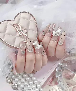 ロング E🌷nail 長さだし専門店のネイルデザイン