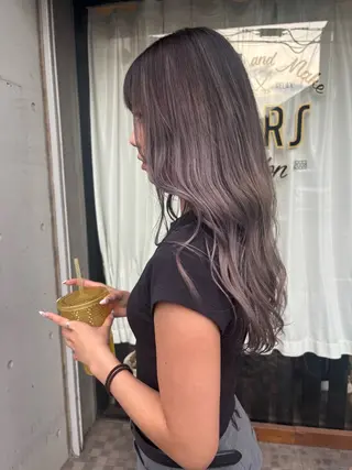 セミロング 宇留間 涼香のヘアスタイル