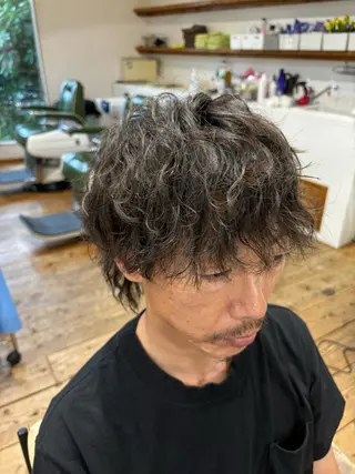 ミディアム beat 磯谷のヘアスタイル