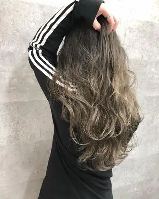 セミロング カラー 髪質改善 中川　翔のヘアスタイル