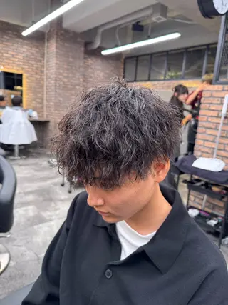 パーマ メンズ ツイスパ/シャドウ MANARUのヘアスタイル