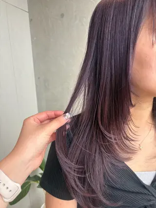 ミディアム カラー 秋吉 結愛のヘアスタイル