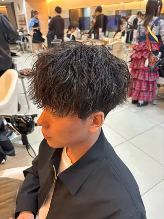 ショート パーマ メンズ 塩谷黎✨イルミナ カラーメンズパーマ✨のヘアスタイル