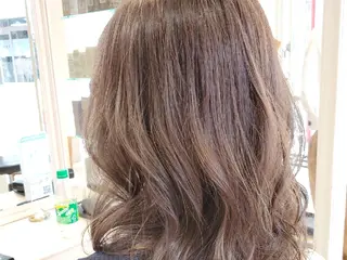ミディアム 社内カット講師・店長 菅原賢一のヘアスタイル