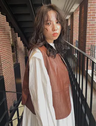 ミディアム 谷澤 朋佳のヘアスタイル