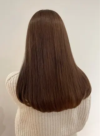 ロング カラー 成岡 愛美のヘアスタイル