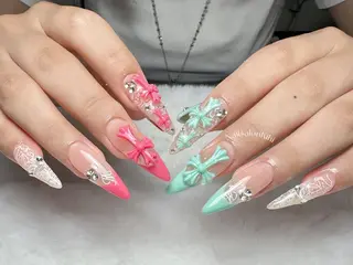 ネイル ユリ🎀長さだし/ パラジェル/持ち込みのネイルデザイン