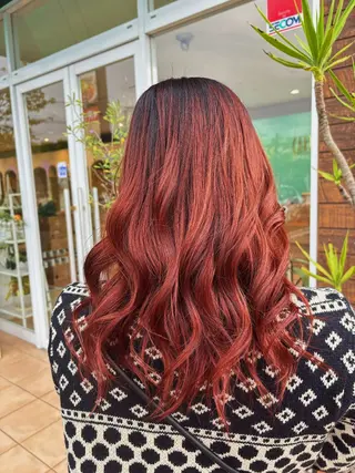 カラー 安尾 萌花のヘアスタイル