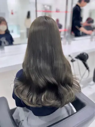カラー 表参道指名1位💖 艶カラーの達人💗のヘアスタイル