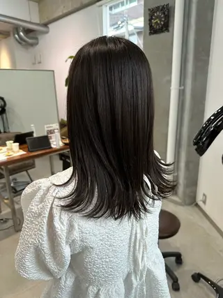 セミロング カラー カイリ /レイヤーカットのヘアスタイル