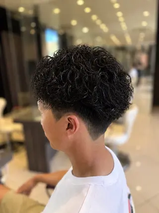 パーマ メンズ 鈴木 瑛介のヘアスタイル