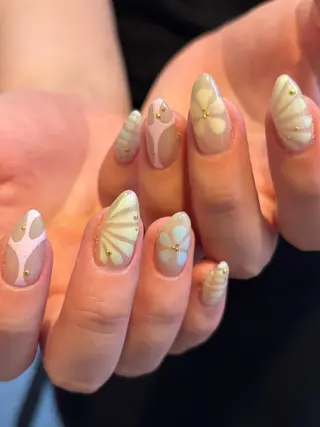 ネイル 🪐富島彩夏 /海外nail🪐のネイルデザイン