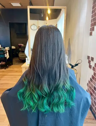 ロング 松田 鈴菜のヘアスタイル