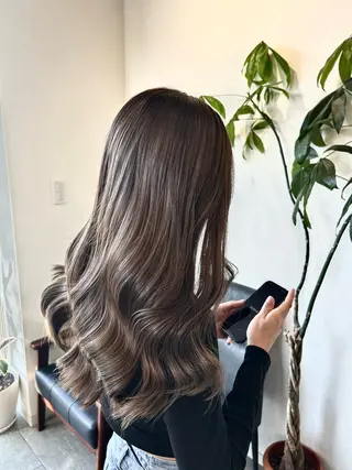 カラー SHIMA 🖤のヘアスタイル