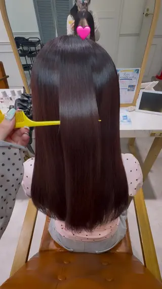 カラー 岡田 莉奈のヘアスタイル