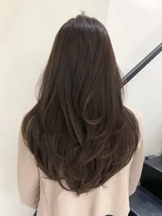 ロング 透明感カラー アオイのヘアスタイル