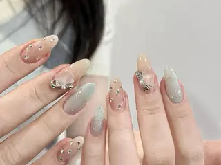 ネイル Queenie 🦋のネイルデザイン