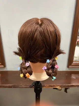 セミロング ヘアアレンジ PON　ハイトーン ショートカット心斎橋のヘアスタイル