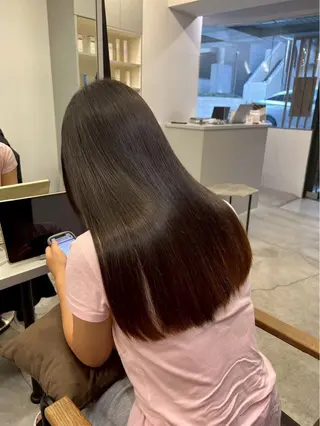 ロング パーマ 韓国×艶ハイトーンが かわいい✨️リオ🍒のヘアスタイル