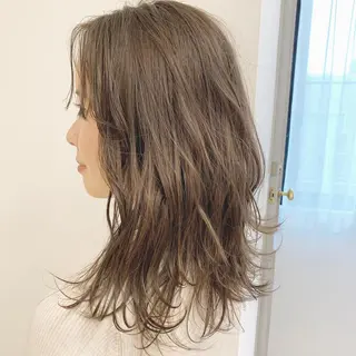 ロング カラー ネイル ハイトーンボブ 前田 表参道　グレージュのヘアスタイル