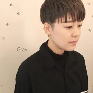 ショート カラー 市川 千夏のヘアスタイル