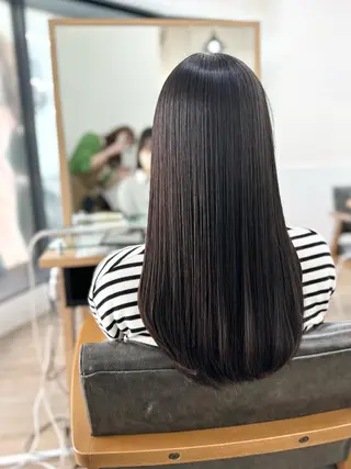 ミディアム カラー パーマ ヘアアレンジ メンズ キッズ ネイル マツエク・マツパ アイブロウ 似合せレイヤー／ 柔らか透明感カラーのヘアスタイル