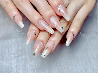 ネイル 🦋 Queenieのネイルデザイン