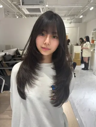ロング レイヤーカット🤍 seriraのヘアスタイル