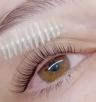 パーマ Eyeliss アイリスのエステ・リラクイメージ