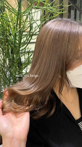 ミディアム カラー 海外girl🤎 透明感ベージュmaoのヘアスタイル