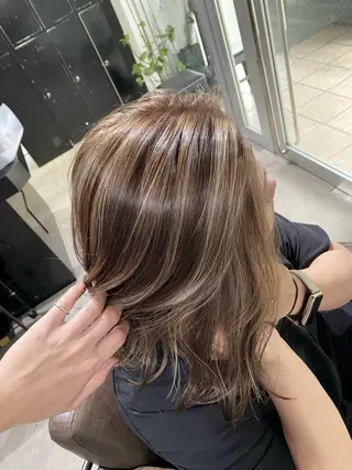 セミロング 山影✨バレイヤージュ ハイライト✨メンズ◎のヘアスタイル