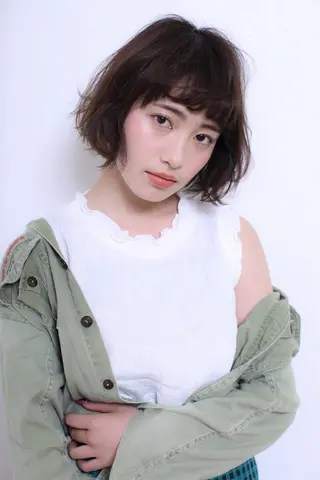 ショート カラー ✂️小顔カット✂️ 山本有紀のヘアスタイル