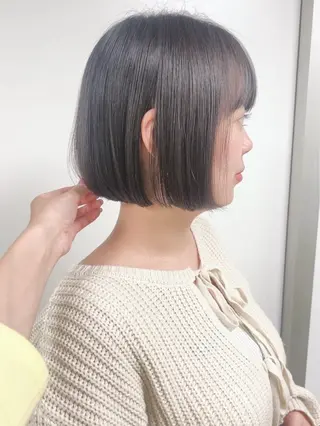 ショート 松岡彩華 ボブ /グレージュのヘアスタイル