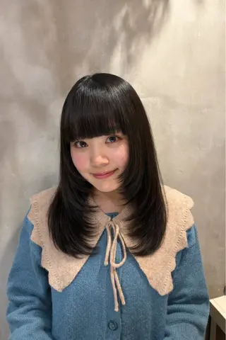 ロング りく レイヤーカット ケアブリーチのヘアスタイル