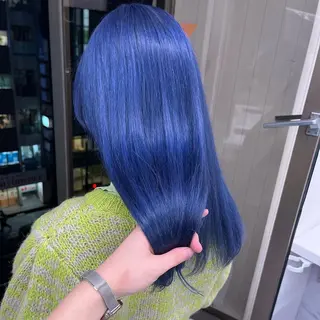ロング 寒色/ベージュヘア ブリーチありMiOのヘアスタイル