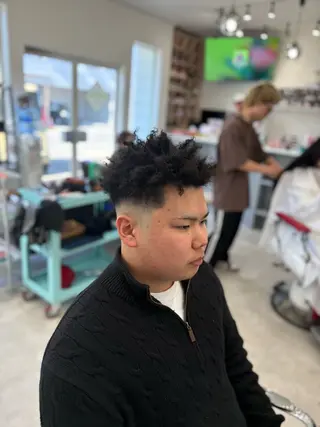 ショート パーマ メンズ 本間 颯太のヘアスタイル