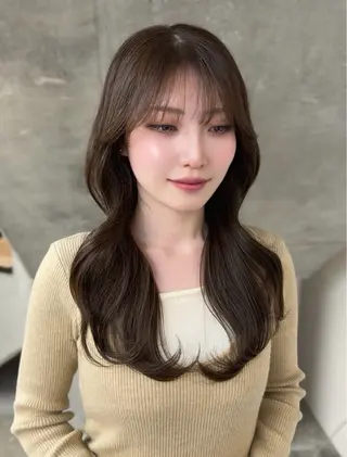 ロング カラー 小野寺 彩圭のヘアスタイル