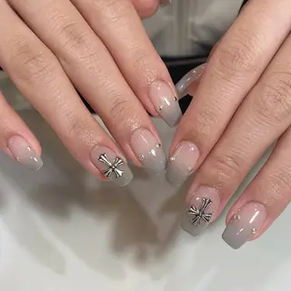 カラー 奥山 恵美のネイルデザイン