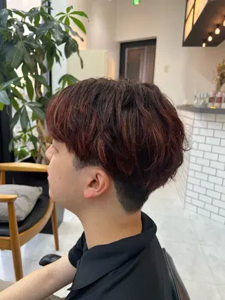 メンズ ダブルカラー寒色系 ボリューム改善ハヤトのヘアスタイル