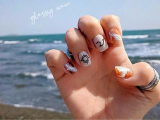 ネイル glassy waveのネイルデザイン