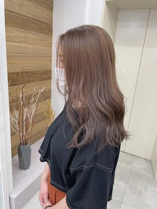 カラー 尾形 日和のヘアスタイル