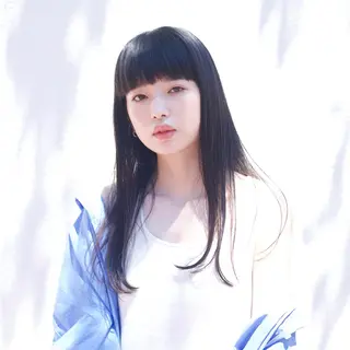 セミロング コバヤシ リョウのヘアスタイル
