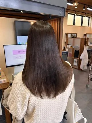 ロング 井上 萌のヘアスタイル