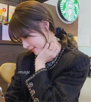 ロング 韓国ヘア レイヤーカットのヘアスタイル