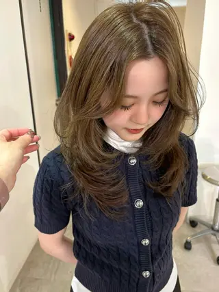 ロング カラー mizuki/ピンク ベージュ.レイヤーのヘアスタイル