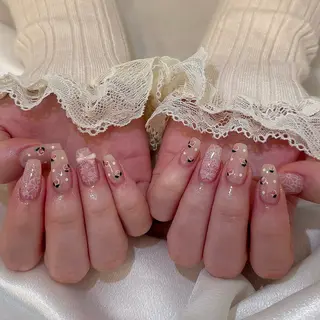 ネイル シュシュ 🎀 girly nailのネイルデザイン