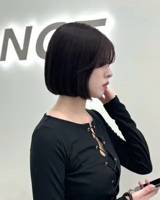 ショート カラー ヘアアレンジ 縮毛矯正🤍 ボブ/ HIKARIのヘアスタイル