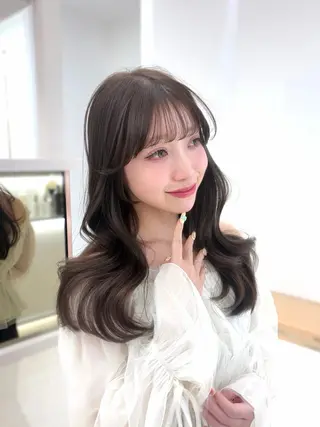 ミディアム COA銀座 🤍 shionのヘアスタイル