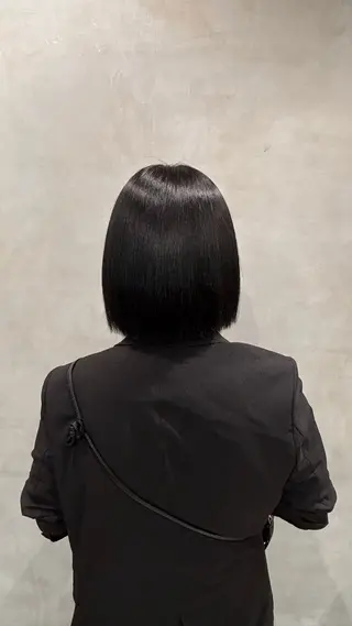 ショート カラー 艶カラー✨️髪質改善 🪽縮毛矯正mamiのヘアスタイル